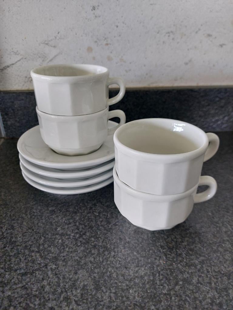 4 kop en schotel apilco france, Huis en Inrichting, Keuken | Servies, Ophalen of Verzenden, Porselein, Overige stijlen, Kop(pen) en/of Schotel(s)