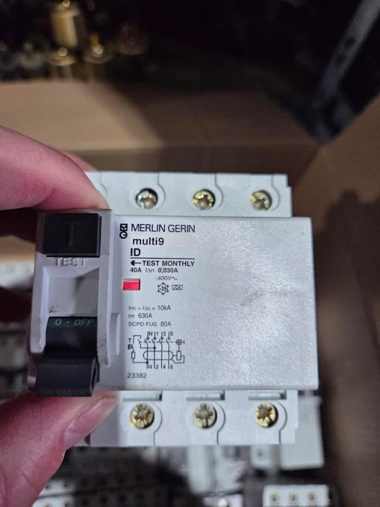 Merlin Gerin Multi 9 ID en C60N aardlekschakelaars, Ophalen, Gebruikt, Schakelaar