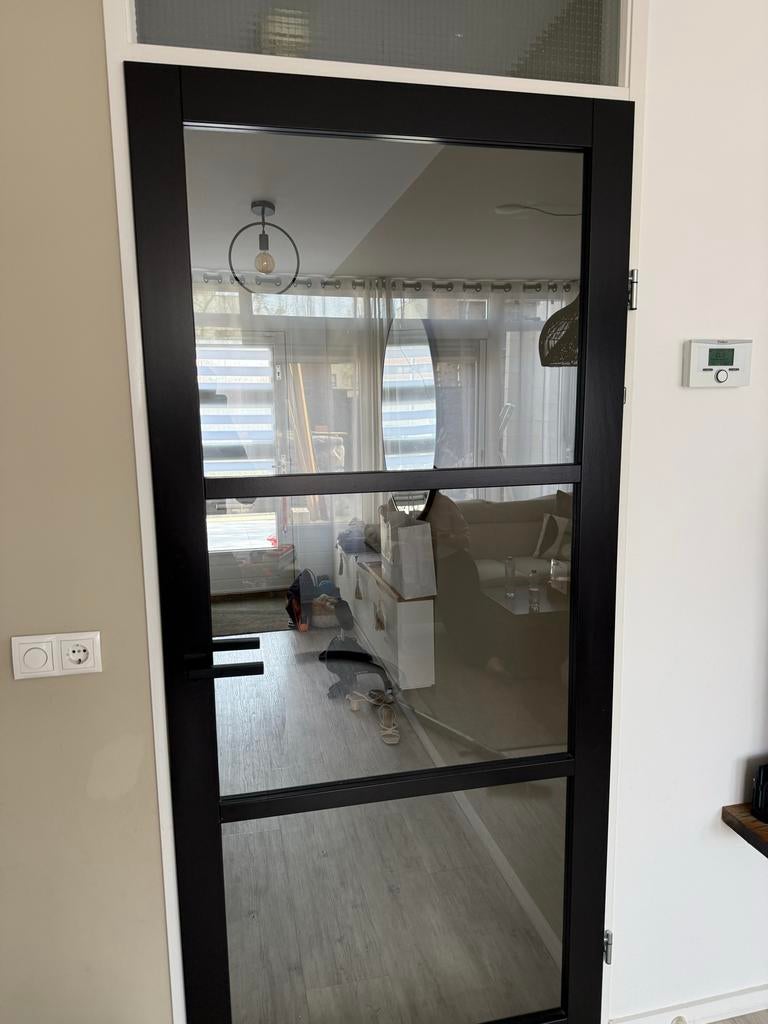 Zwarte opdekdeur met staal look en glas - 211,5x93 cm, Ophalen, Gebruikt, 80 tot 100 cm, Binnendeur