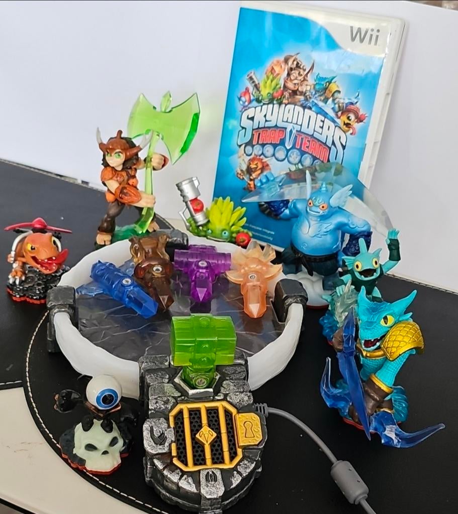 Skylanders Trap Team - Complete Set Wii - Portaal + 5 Traps, Avontuur en Actie, 2 spelers, Ophalen of Verzenden, Zo goed als nieuw