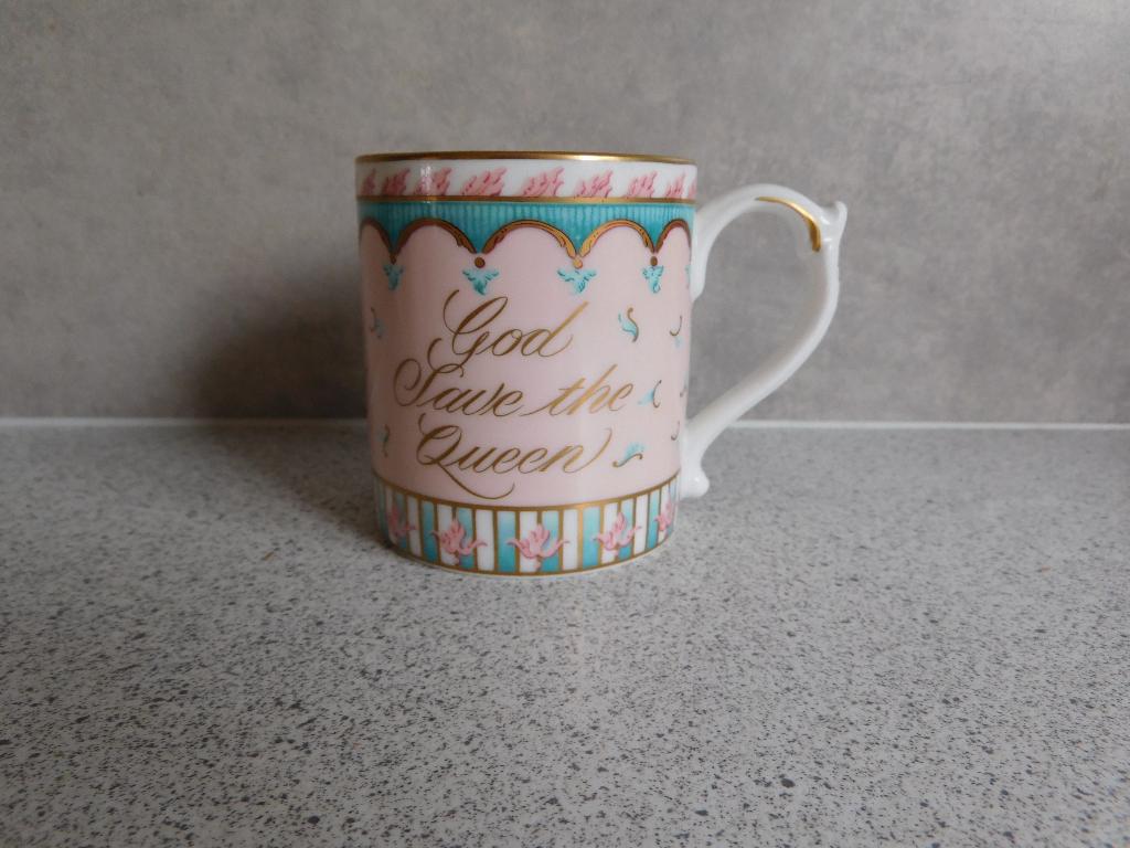 Mok 8x7,5 cm. Queen 80th Birthday Royal Collection, Ophalen of Verzenden, Zo goed als nieuw, Overige stijlen, Kop(pen) en/of Schotel(s)