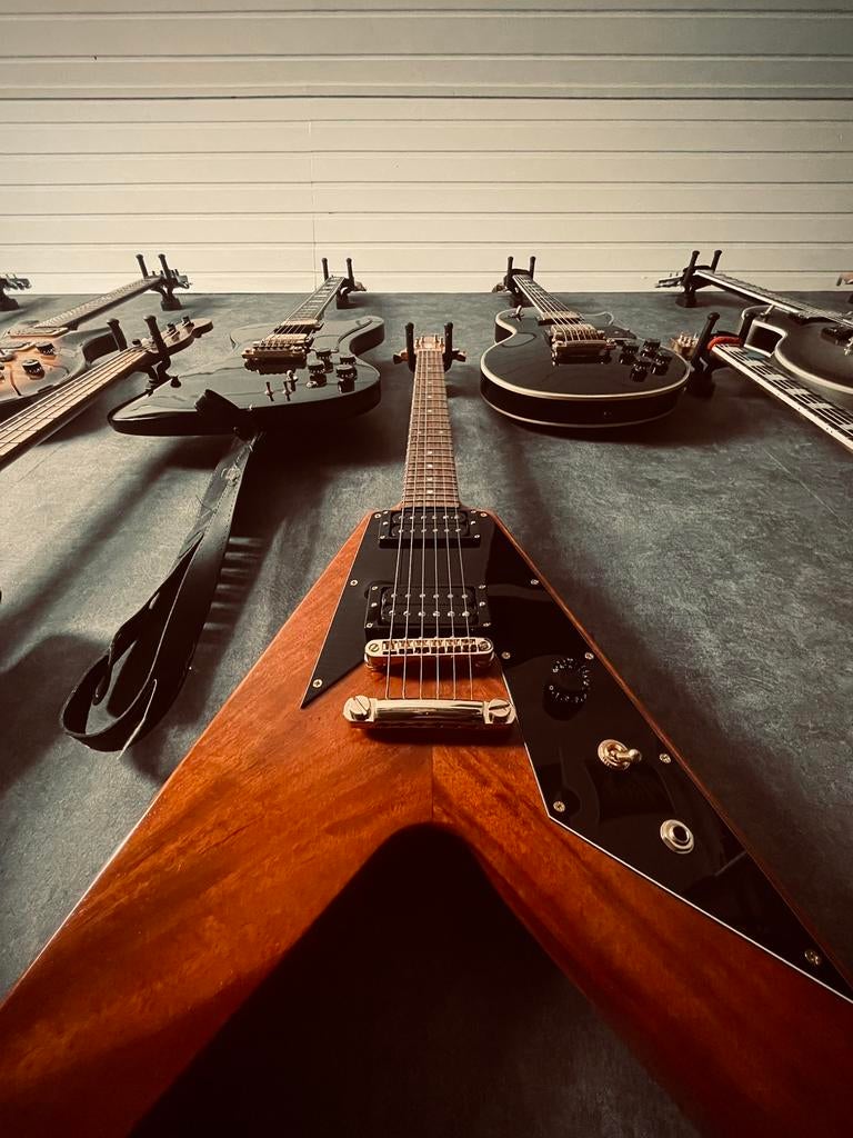 MADN #27 Flying V Natural, Muziek en Instrumenten, Snaarinstrumenten | Gitaren | Elektrisch, Nieuw, Solid body, Overige merken