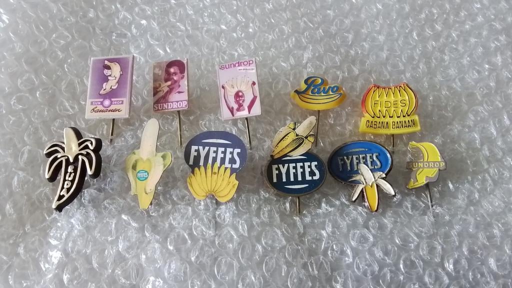 11 verschillende speldjes bananen, Verzamelen, Speldjes, Pins en Buttons, Ophalen of Verzenden, Zo goed als nieuw, Overige onderwerpen