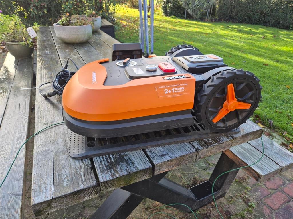 Te koop Worx Landroid WR147E.1 L1000, Tuin en Terras, Grasmaaiers, Ophalen, Minder dan 30 cm, Zo goed als nieuw, Accu-grasmaaier