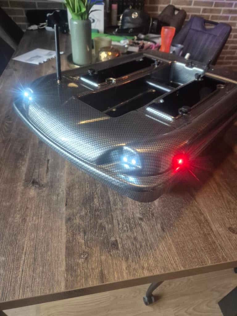 Carpmadnes xxl voerboot met dieptemeter. Ruilen., Ophalen, Overige typen