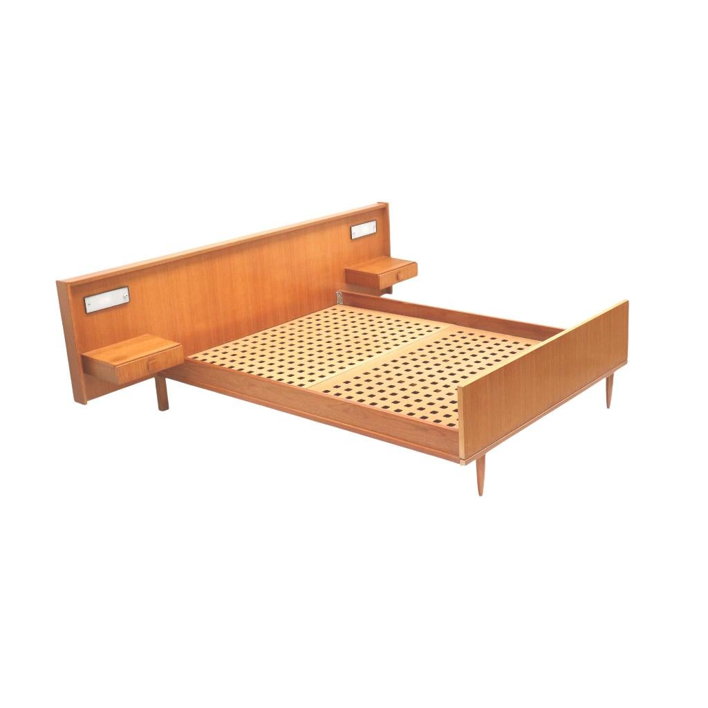 Vintage design bed & nachtkastjes jaren '60 '70 retro design, Gebruikt, Eenpersoons, Verzenden, 140 cm