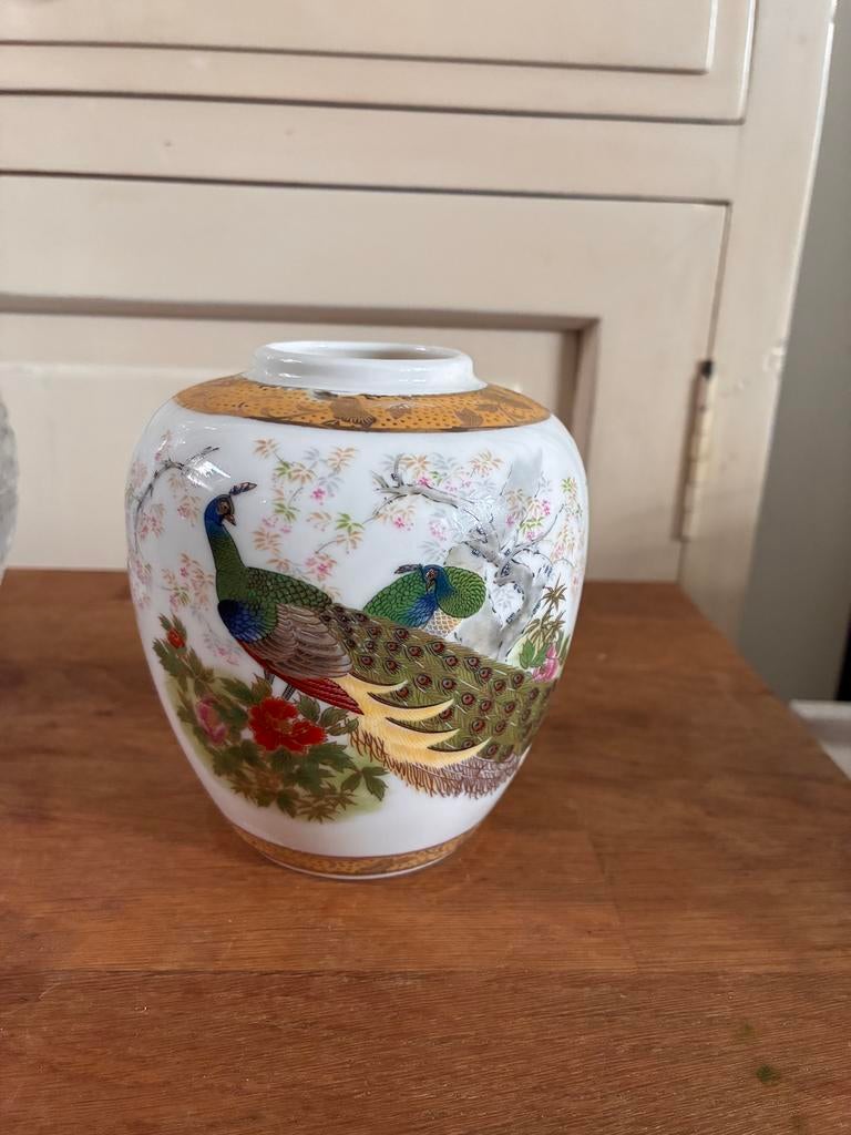 Vintage Satsuma-stijl Japanse vaasje met pauwen en bloemen, Ophalen of Verzenden