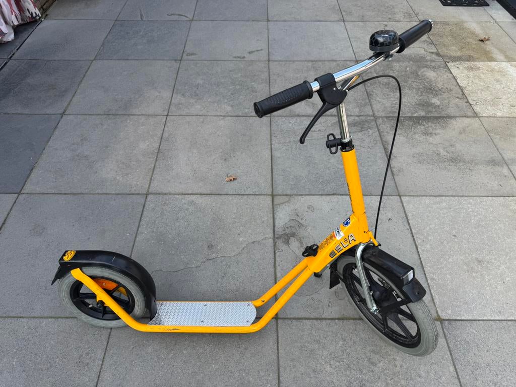 Step met grote wielen en rem, Ophalen, Gebruikt, Gewone step