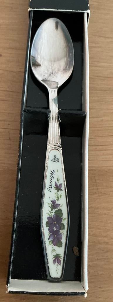 Lepeltje Flowers of the Month February. Royal Albert, Ophalen of Verzenden, Zo goed als nieuw, Metaal, Bestek