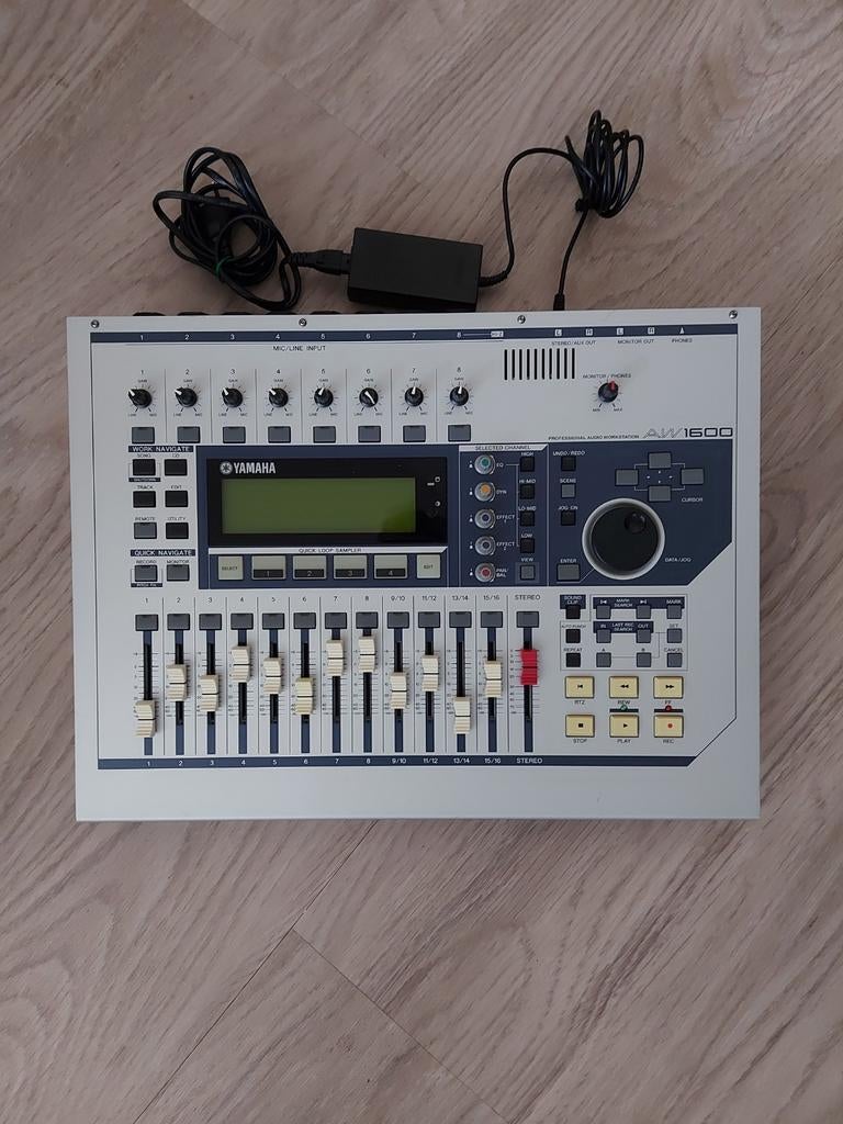 Yamaha AW1600 Audio Workstation - Digitale Recorder, Ophalen, Gebruikt, 10 tot 20 kanalen, Microfooningang