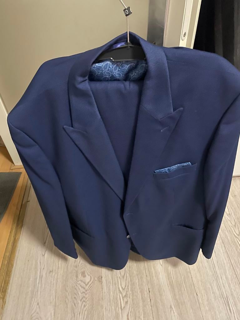 Donkerblauw herenkostuum met paisley voering, Ophalen of Verzenden, Nieuw, Blauw