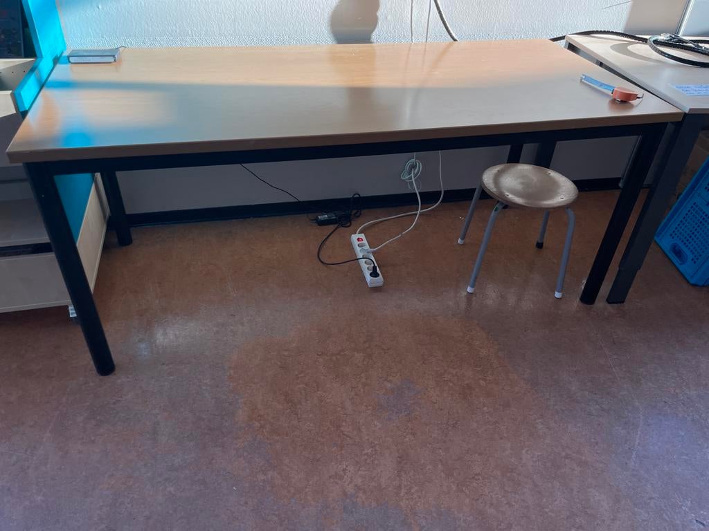 Bureau, tafel, vergadertafel, kantinetafel, Ophalen, Gebruikt, 50 tot 100 cm, 150 tot 200 cm