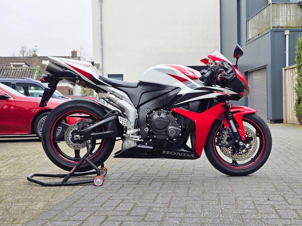 Honda Sport CBR 600RR recent onderhoud gehad., Tramweg
9422BM  SMILDE, NL, Bedrijf, Super Sport, Automotive Correct