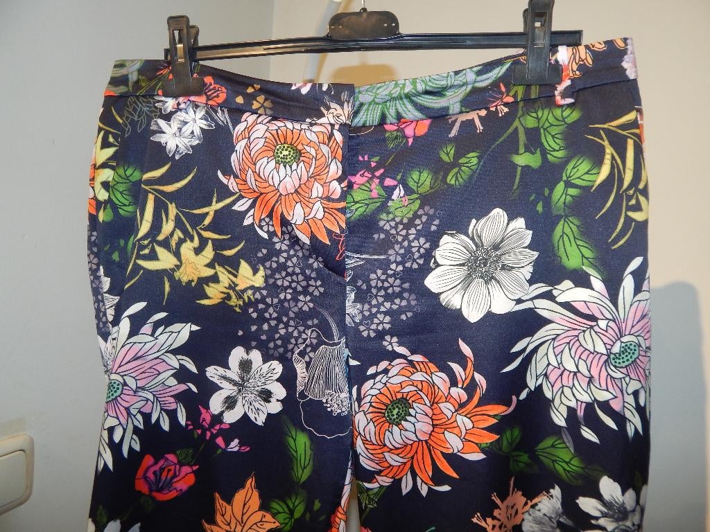 Marccain mooie bloemen broek satijn achtig kleurrijk N6/44, Maat 42/44 (L), Lang, Gedragen, Marccain