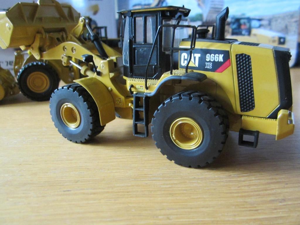 CAT 966K XE, Ophalen of Verzenden, Zo goed als nieuw, Bus of Vrachtwagen, NZG