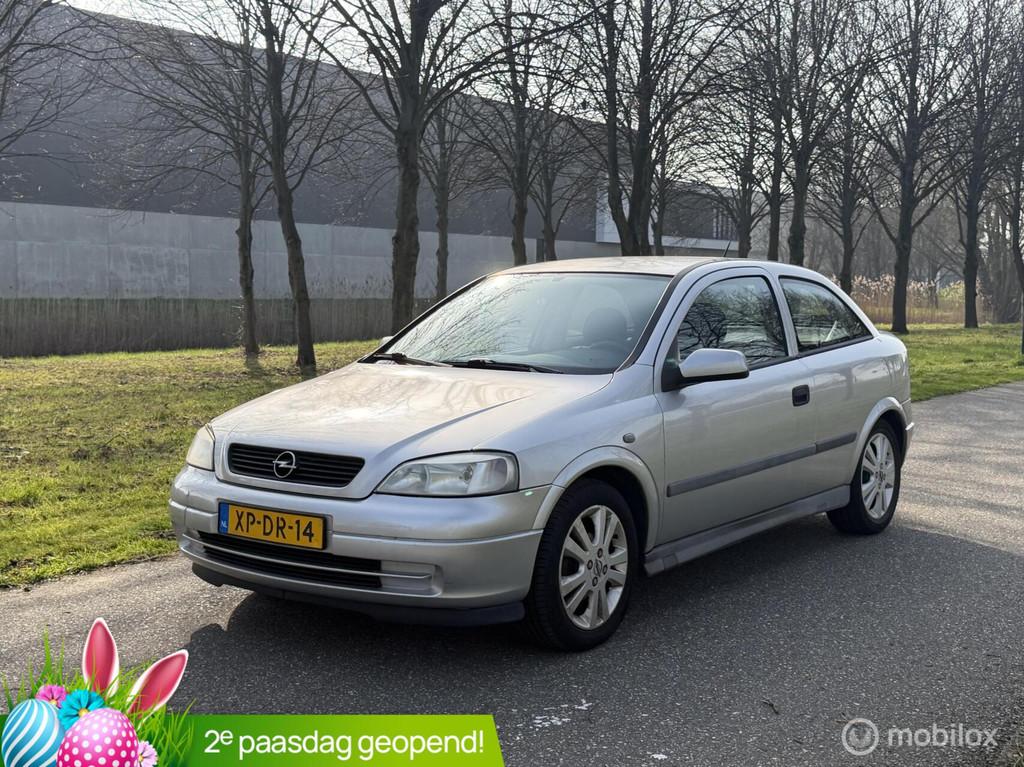 Opel Astra 1.6 GL*DISTRIBUTIE VERV.*TREKHAAK*APK 09/26, Stof, Zwart, 4 cilinders, Bedrijf