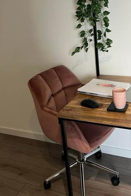 Roze ergonomische bureaustoel - comfortabel & verstelbaar, Ophalen, Zo goed als nieuw, Roze, Bureaustoel