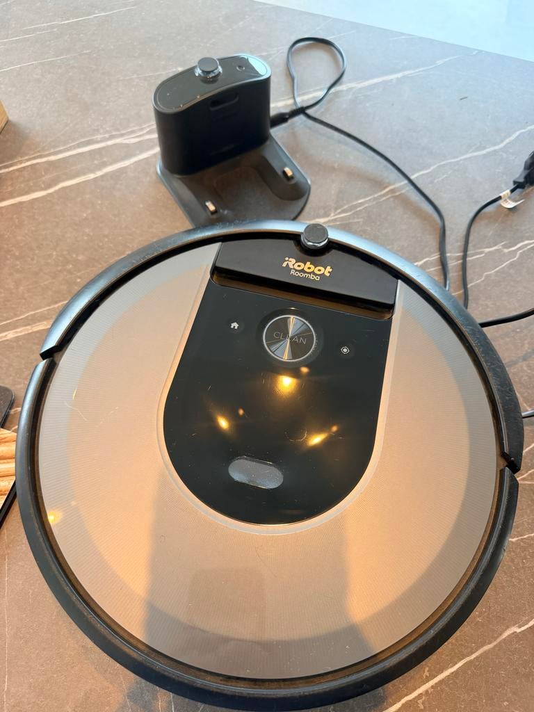 iRobot Roomba i7 met extra onderdelen, Ophalen, Gebruikt, Robotstofzuiger