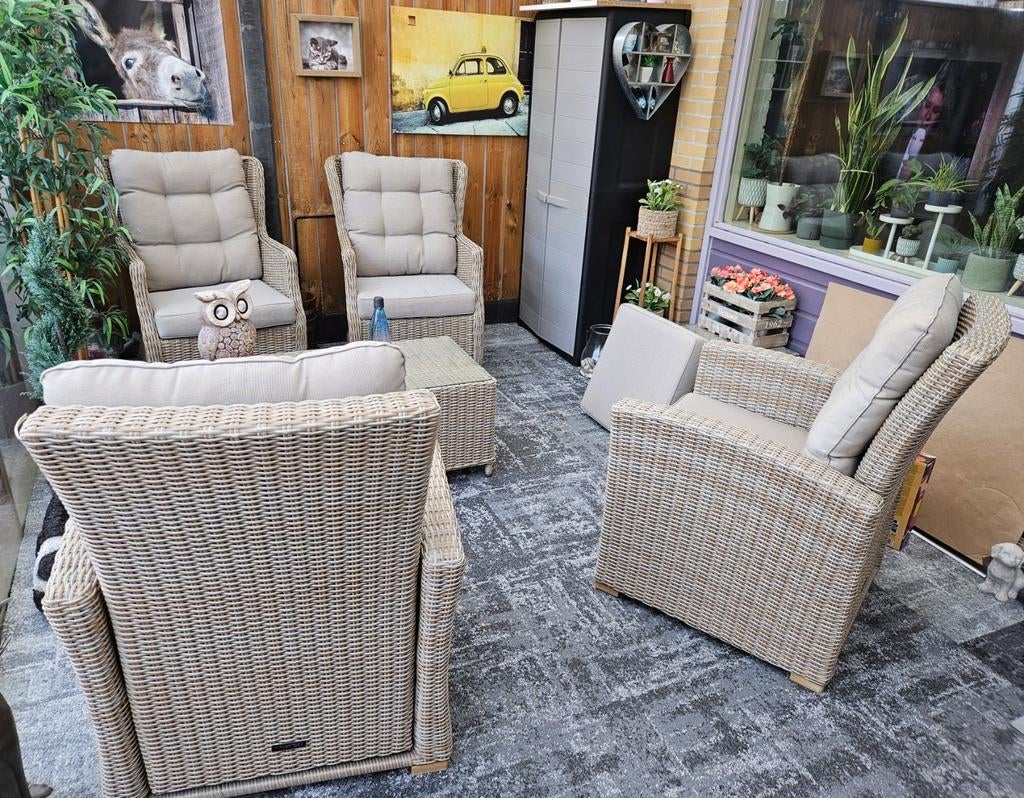 Tuinset Intenso 4 stoelen, tafel, tafel/voetenbank Kees Smit, Ophalen, 4 zitplaatsen, Zo goed als nieuw, Wicker