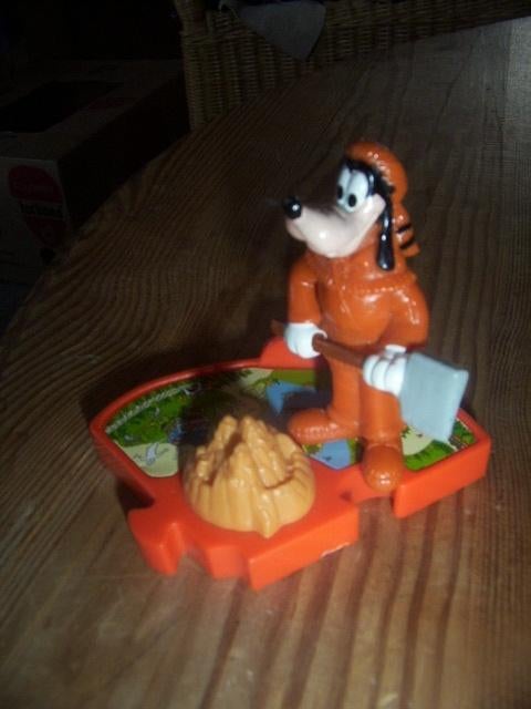 Disney Goofy MCD Adventureland 7cm, Ophalen of Verzenden, Goofy of Pluto, Gebruikt, Beeldje of Figuurtje