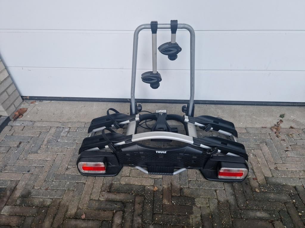 Thule EuroWay 921 Kantelbare fietsendrager voor 2 Fietsen, Auto diversen, Ophalen, Brede banden, Zo goed als nieuw, 2 fietsen