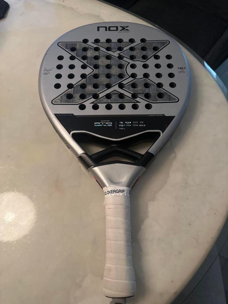 Nox AT10 Genius 18K Padelracket - Cosmetische schade, Sport en Fitness, Padel, Ophalen, Gebruikt, Padelracket