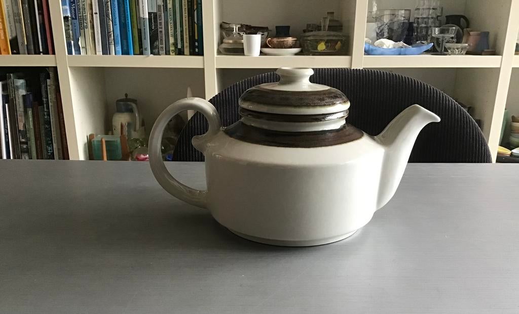 Vintage Arabia Made in Finland Karelia theepot; €25,00, Ophalen of Verzenden