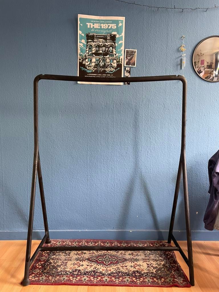 Kledingrek Ikea gratis af te halen, Ophalen, Zo goed als nieuw