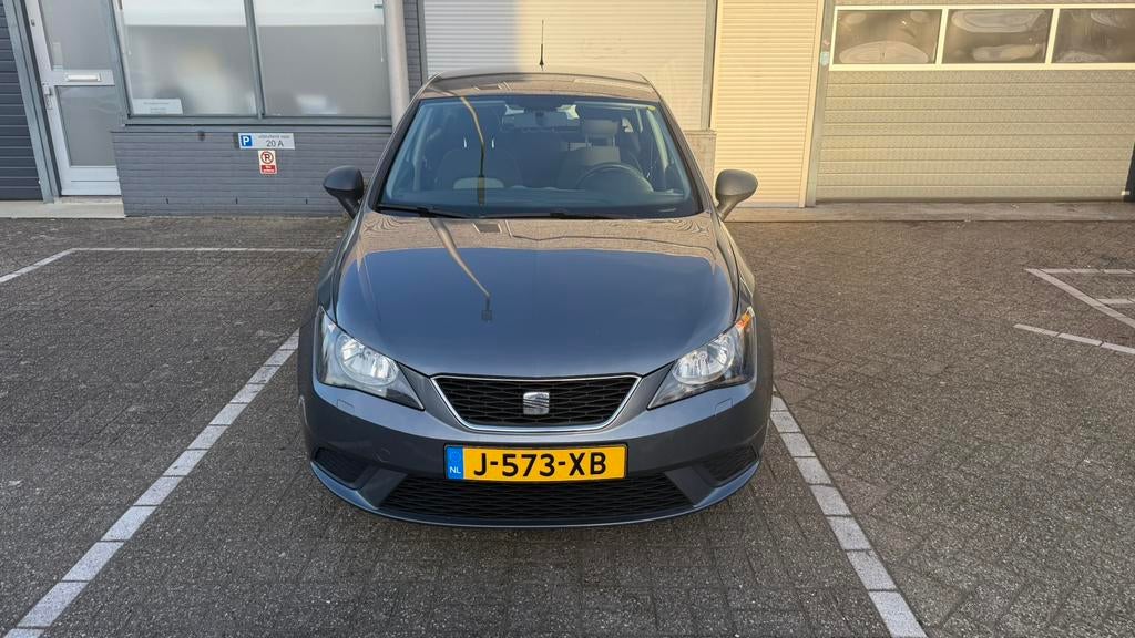 Seat Ibiza 1.4 63KW 5DRS 2013 Grijs Airco Nw Apk Nap Netjes, Auto's, Seat, Voorwielaandrijving, 40 €/maand, 4 cilinders, Ibiza