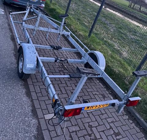 Boottrailer voor kleine zeilboot (valk), Watersport en Boten, Boottrailers, Ophalen, Minder dan 1500 kg, Gebruikt, Open zeilboottrailer