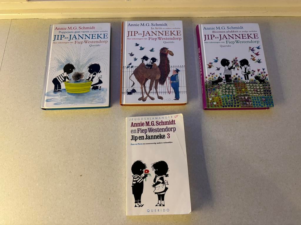 4 Jip en Janneke 3 Hardcover, 1 Paperback, Ophalen of Verzenden, Gelezen, Fictie algemeen