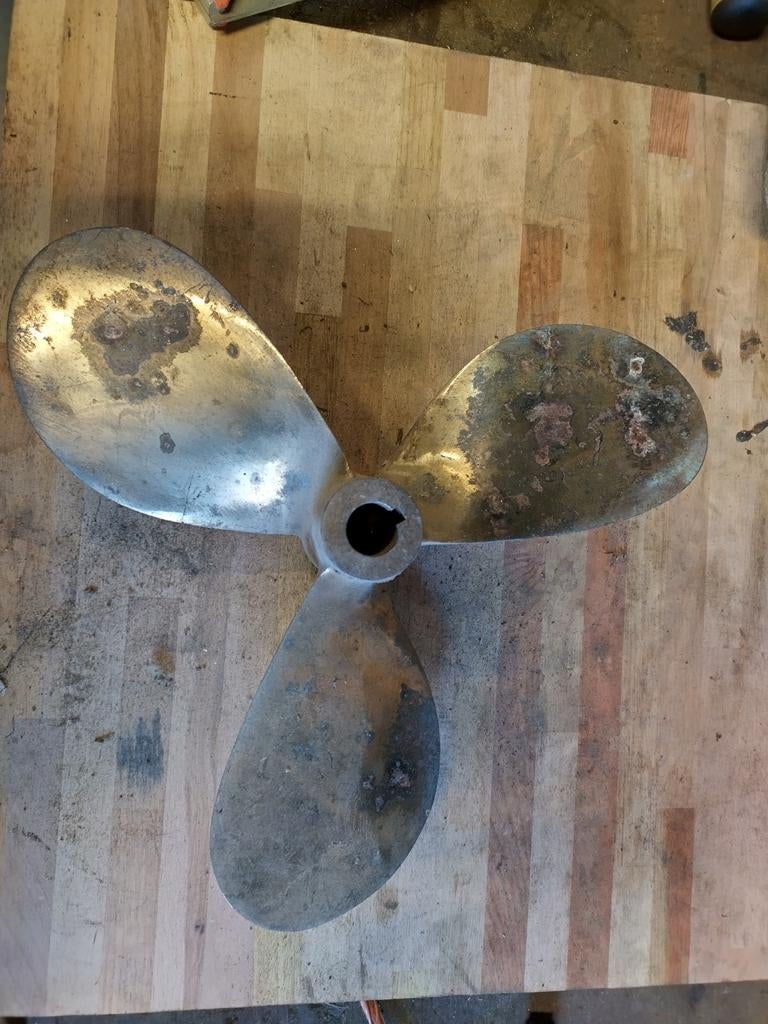 Schroef brons 32/33cm hoogte 70.77 radice lega mill-b, Watersport en Boten, Ophalen of Verzenden, Nieuw, Motor en Techniek, Zeilboot of Motorboot