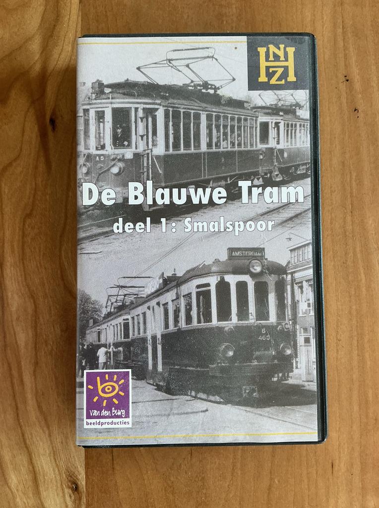 De Blauwe Tram deel 1 Smalspoor VHS cassette, Ophalen of Verzenden, Zo goed als nieuw, Tram
