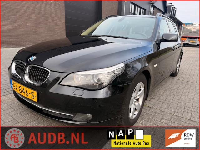 BMW 5-serie Touring 523i Business Line| VOL LEDER| PANO|, 13 km/l, Achterwielaandrijving, Gebruikt, Stoelverwarming