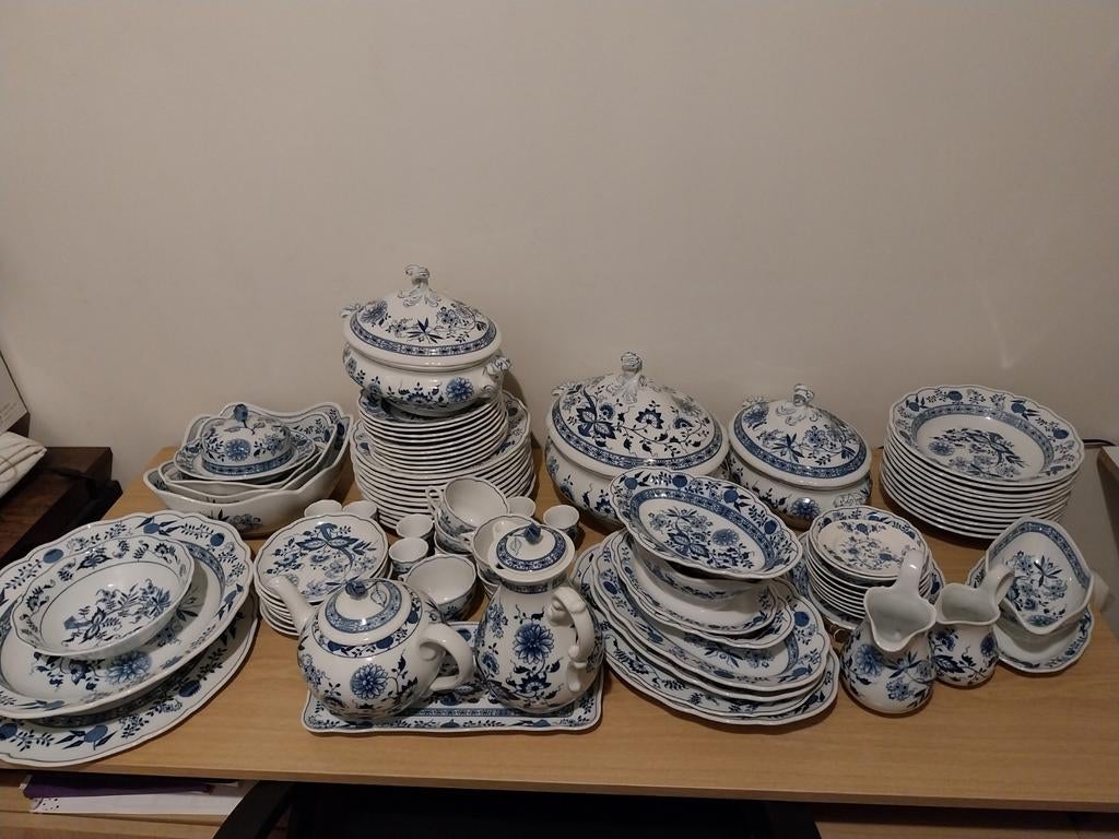 Hutschenreuther Bleu Onion servies 100 delig, Ophalen, Porselein, Overige stijlen