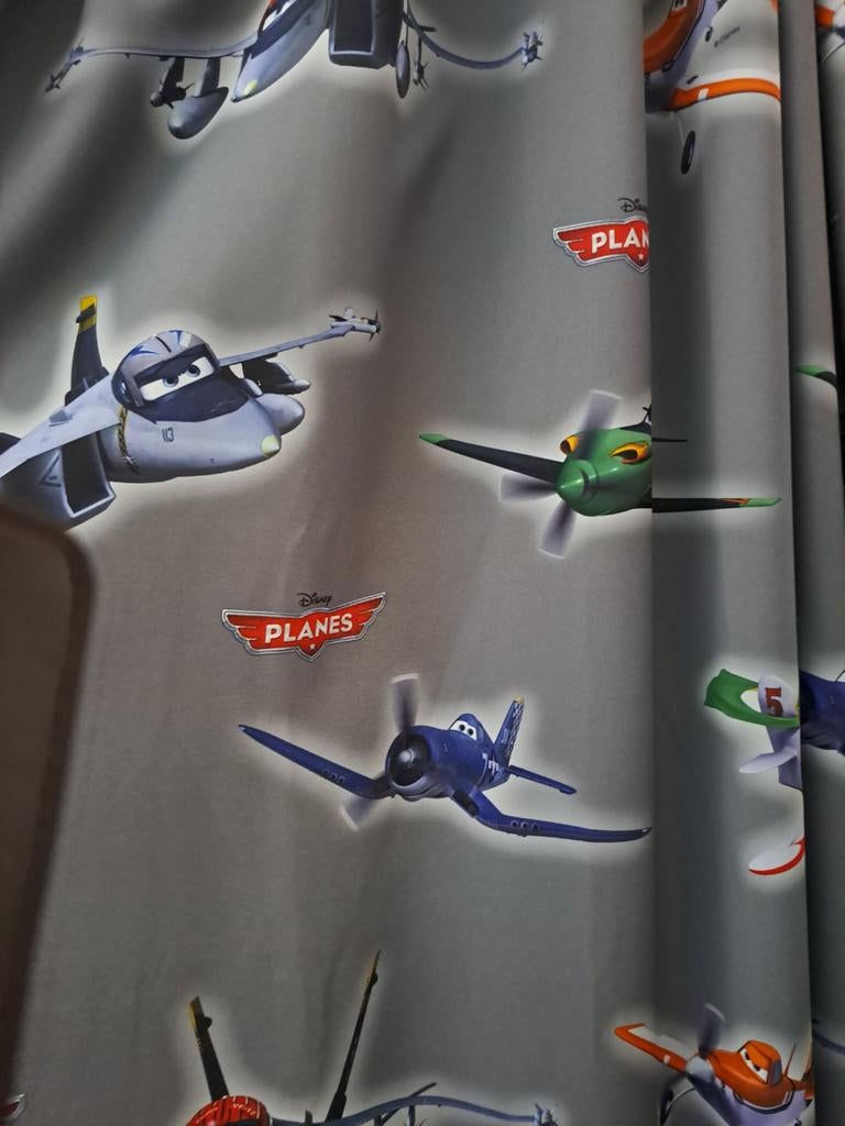 Gordijnen met Disney Planes print voor kinderkamer, Huis en Inrichting, Stoffering | Gordijnen en Lamellen, Gebruikt, 150 tot 200 cm