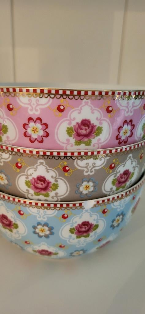 Pip Studio Floral Blossom Kommen Set (3x) - Gebruikt, Ophalen of Verzenden, Rond, Porselein of Keramiek