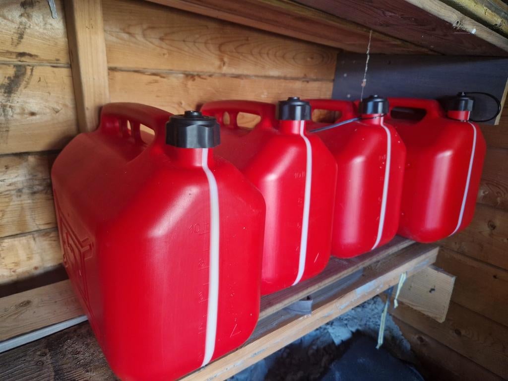 Rode jerrycans 10 liter, Ophalen of Verzenden