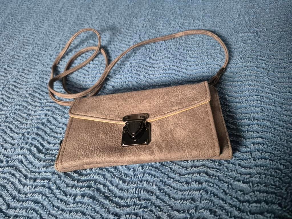 Telefoon- en portemonnee tasje, kleur taupe, Ophalen of Verzenden, Nieuw, Overige kleuren