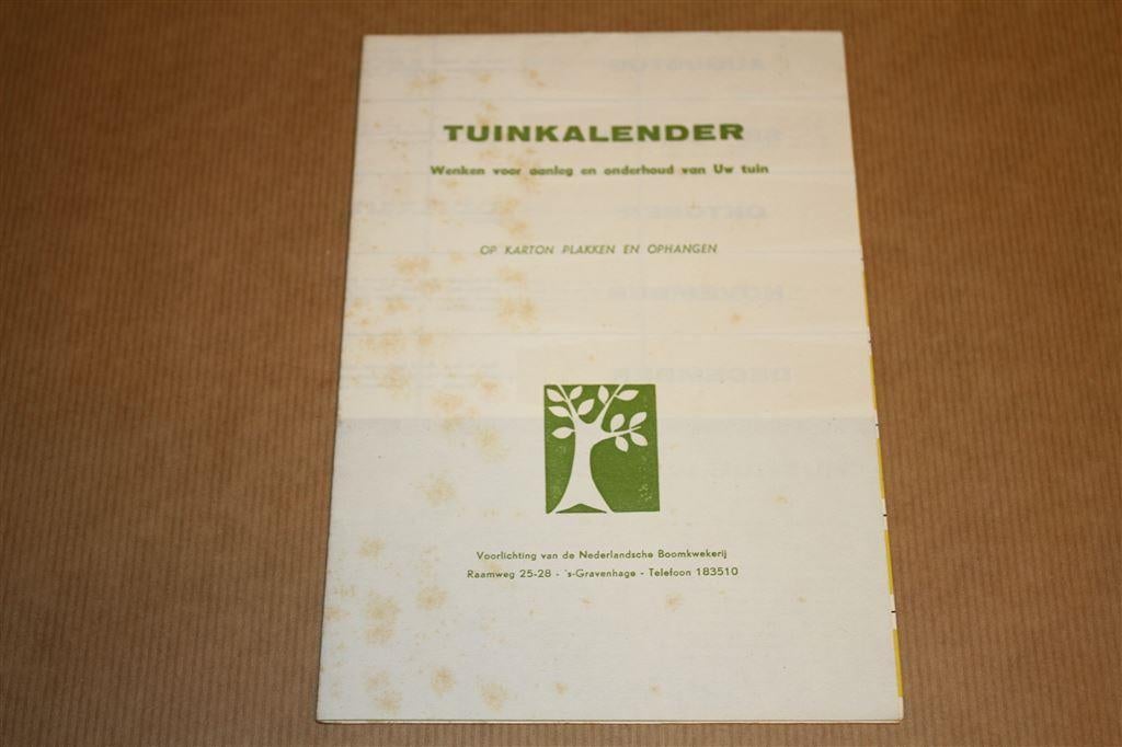 Oude tuinkalender - Ned. Boomkwekerij - Circa 1960, Ophalen of Verzenden, Gelezen, Tuinieren en Tuinplanten