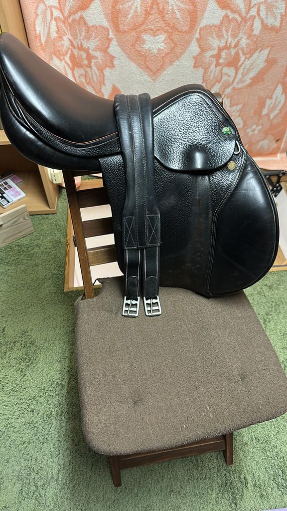 Prestige appaloosa 17 inch springzadel boommaat 32, Ophalen, Zo goed als nieuw, Springen