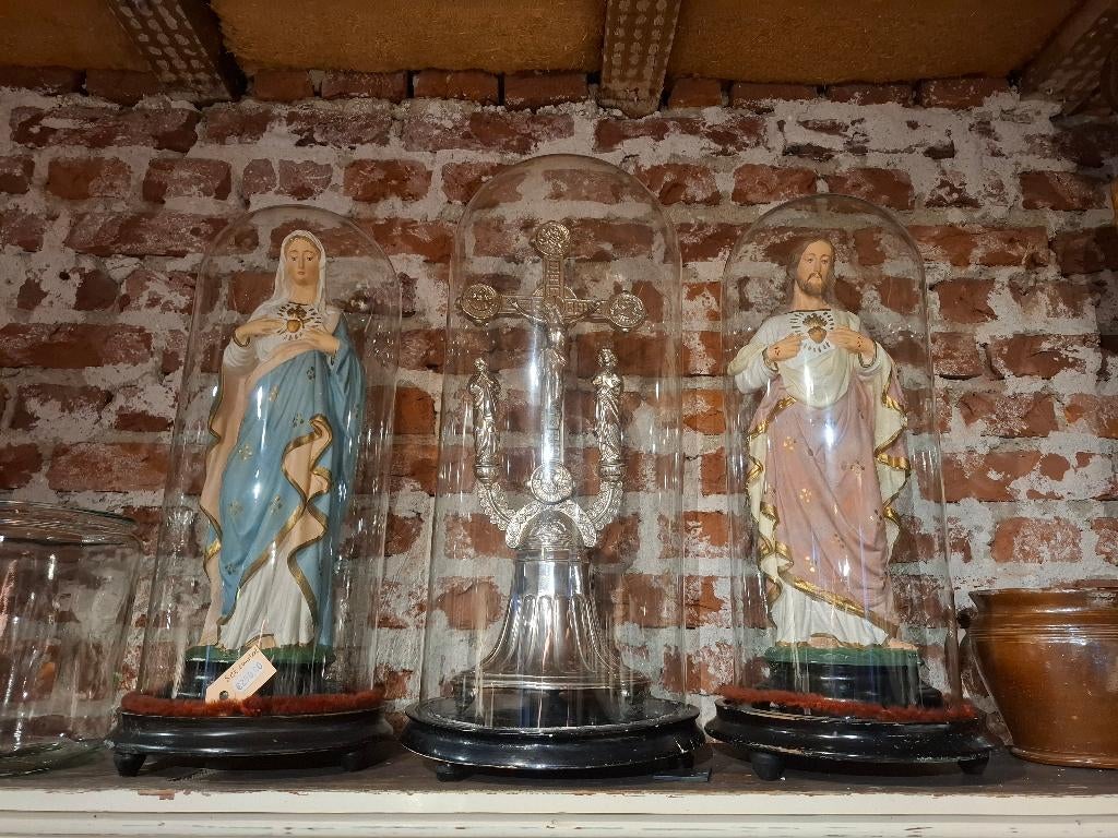 Trio antieke stolpen met Jezus en Maria heilig hart, Ophalen