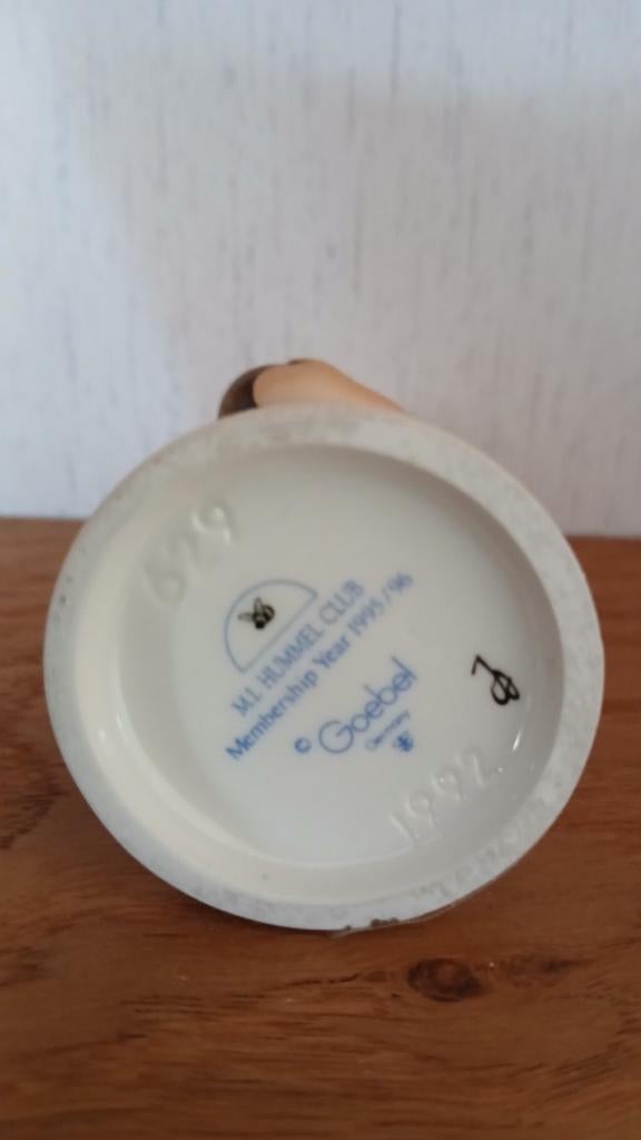 Hummel Goebel beeldje Jungbäuerin, Antiek en Kunst, Ophalen of Verzenden