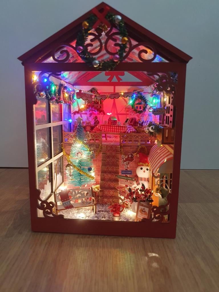 Zelfgemaakt kersthuisje €20, Diversen, Kerst, Ophalen