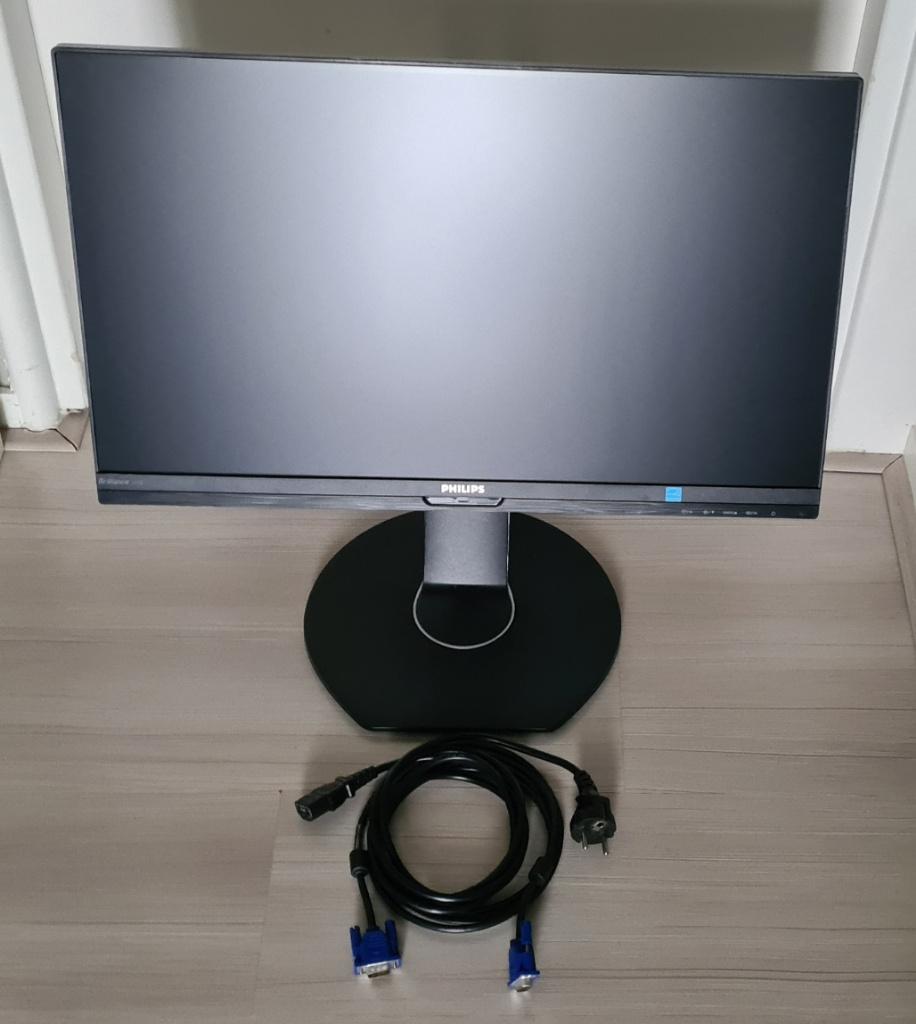 Philips Brilliance 241B7QUPEB/00 (24" LCD monitor uit 2020), Ophalen, Philips, Gebruikt, In hoogte verstelbaar