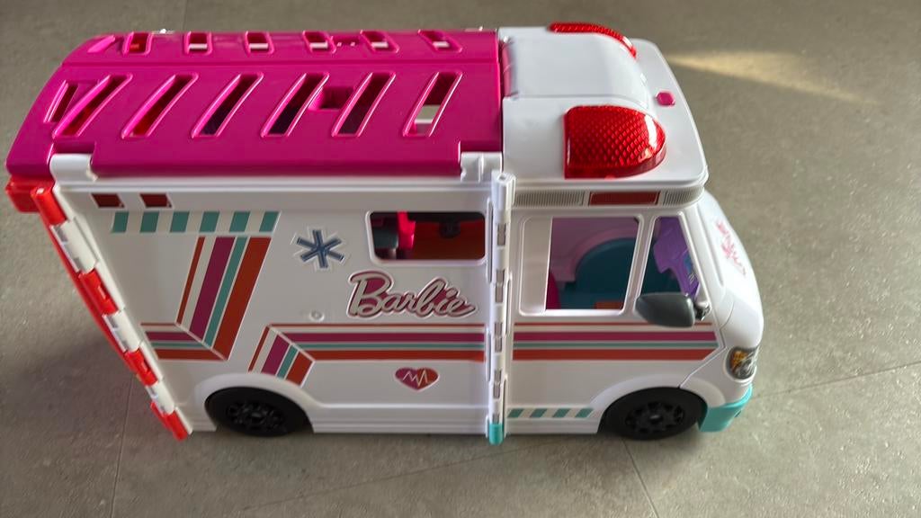 Barbie Ambulance met accessoires, Kinderen en Baby's, Speelgoed | Poppen, Ophalen of Verzenden, Gebruikt, Barbie