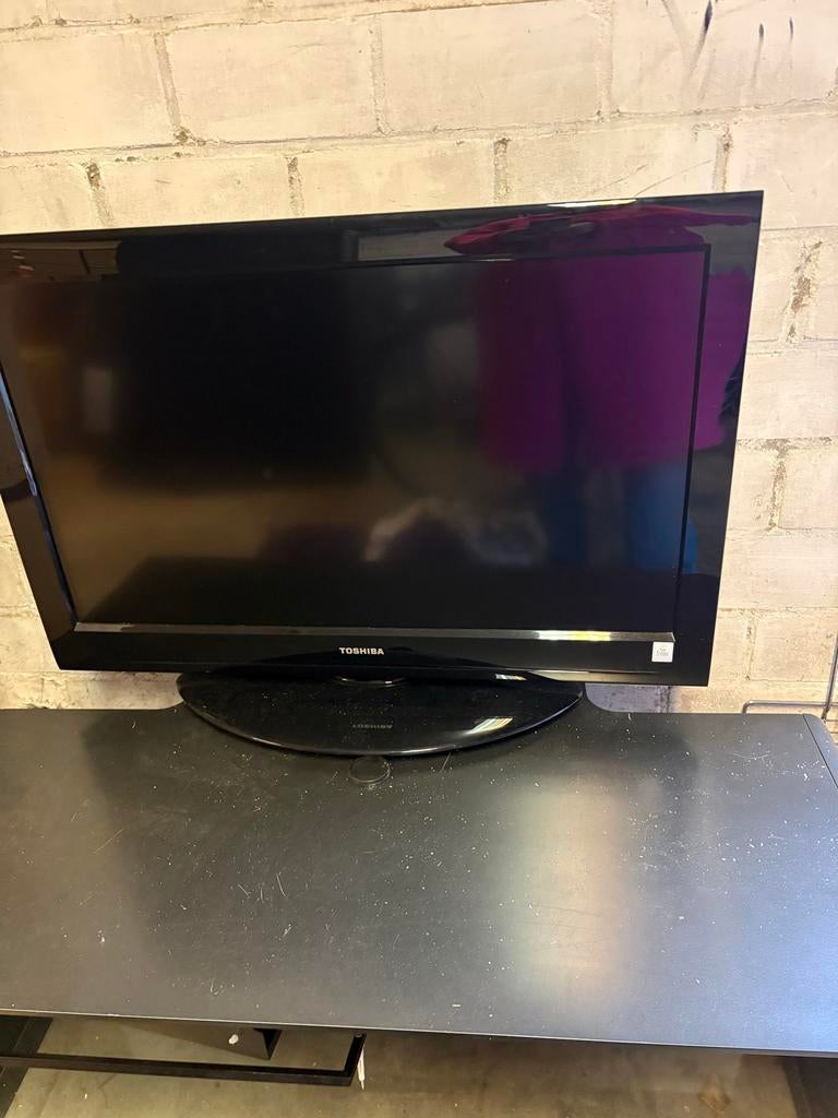 Toshiba TV 95cm + TV kast - Purmerend, Audio, Tv en Foto, Televisies, Ophalen, 50 Hz, LCD, 80 tot 100 cm