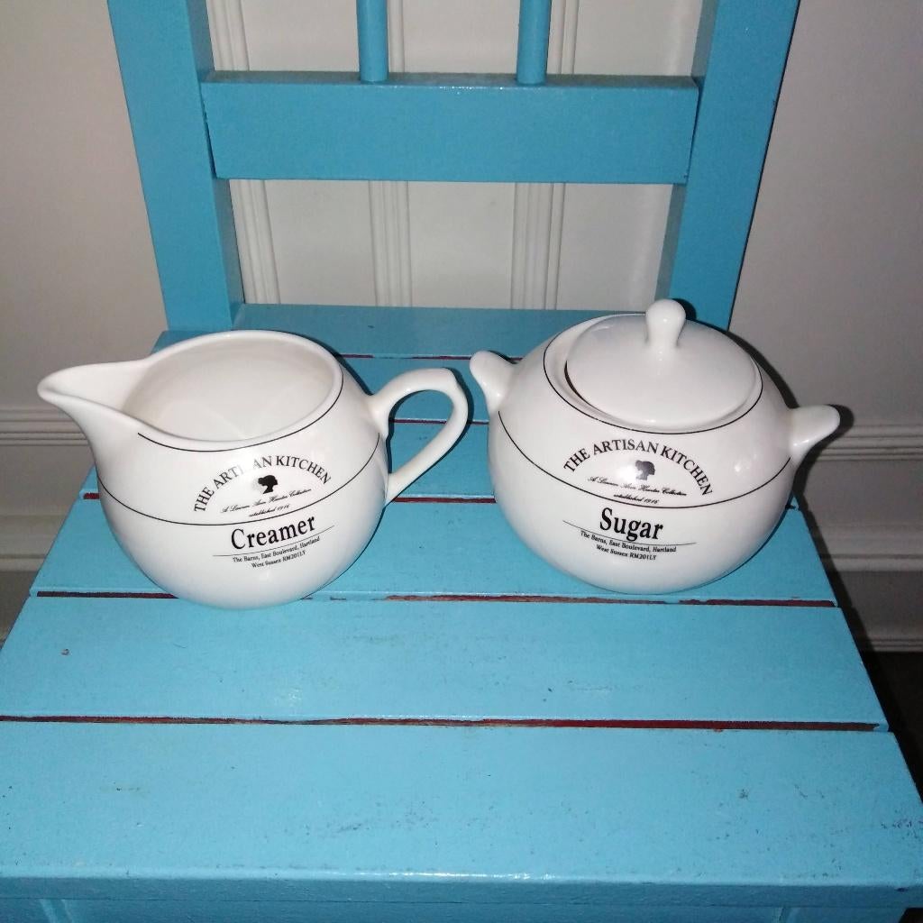 The Artisan Kitchen creamer kannetje en sugar potje, Huis en Inrichting, Keuken | Servies, Gebruikt, Overige typen, Overige stijlen
