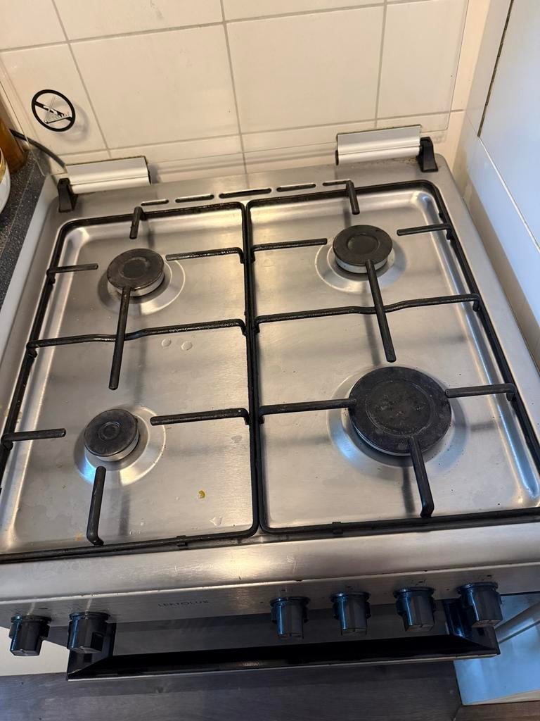 Gasfornuis - Zo goed als nieuw!, Witgoed en Apparatuur, Fornuizen, Zo goed als nieuw, Gas, Vrijstaand, 4 kookzones