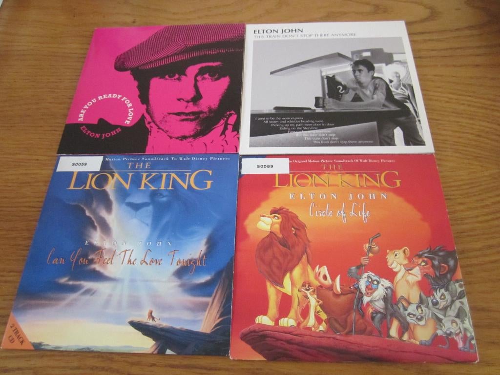 Ruim 500 Cardboard CD Singles in koffer in een prima staat!, 6 singles of meer, Ophalen, Gebruikt, Pop